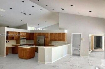 9818 SW 111th Terrace in Miami, FL - Building Photo - Building Photo