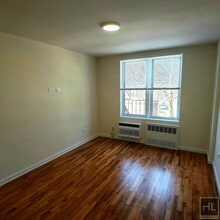 AMAZING 2 BEDROOM 2 BATH APARTMENT. WON'T in Queens, NY - Building Photo - Building Photo