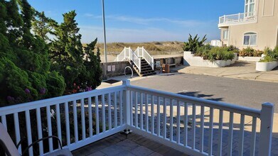 109 S Vendome Ave, Unit 2 Bedroom 0409 in Margate City, NJ - Building Photo - Building Photo