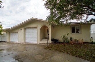1112 Glenwood Dr in Dunedin, FL - Building Photo - Building Photo