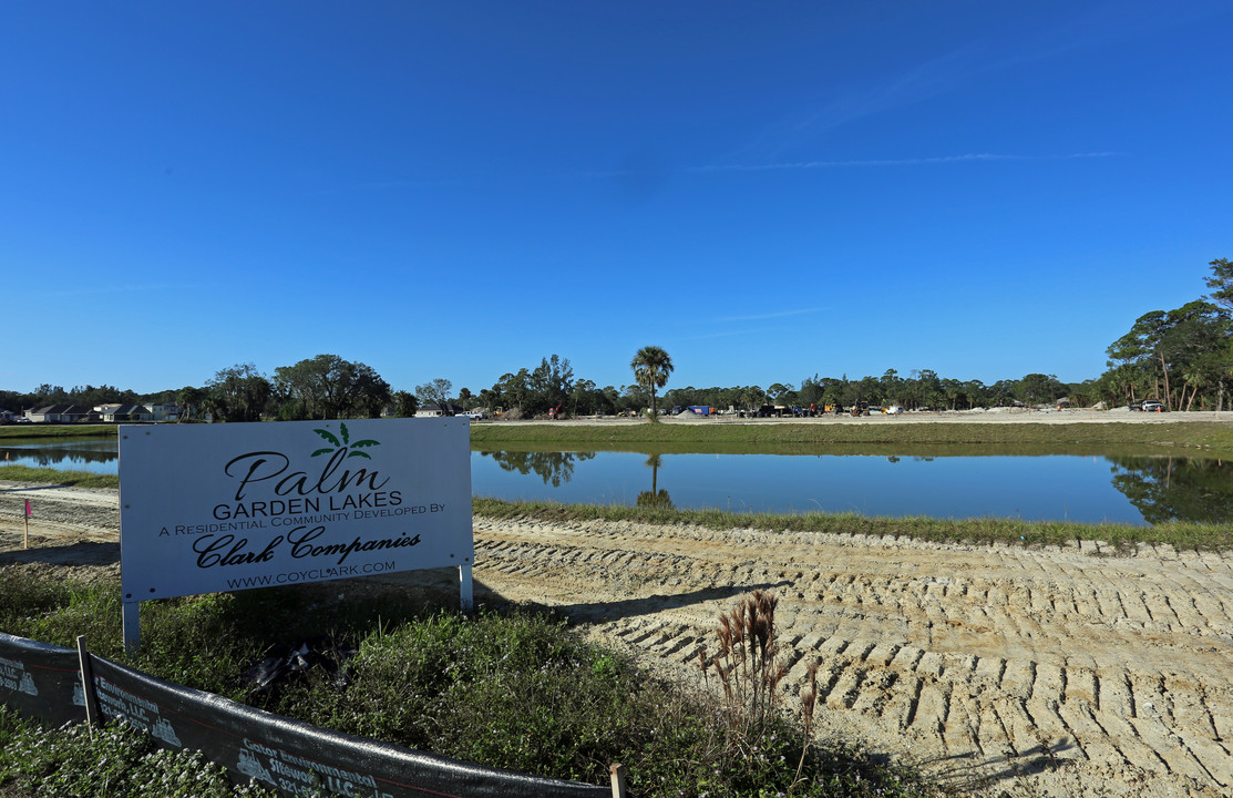 Palm Gardens in Melbourne, FL - Building Photo