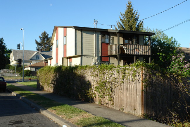 802 W Maxwell Ave in Spokane, WA - Building Photo - Building Photo