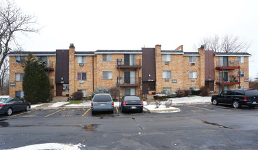 830 W College Blvd in Addison, IL - Building Photo - Building Photo