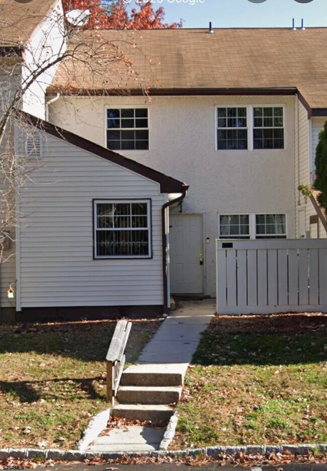 property at 2711 Evergreen Ct