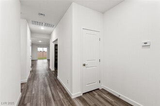 3024 River Brk Ct in Las Vegas, NV - Building Photo - Building Photo