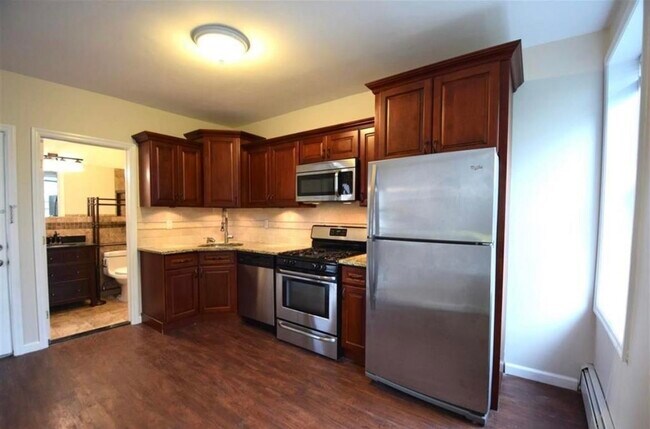 190 Orient St in Bayonne, NJ - Building Photo - Building Photo