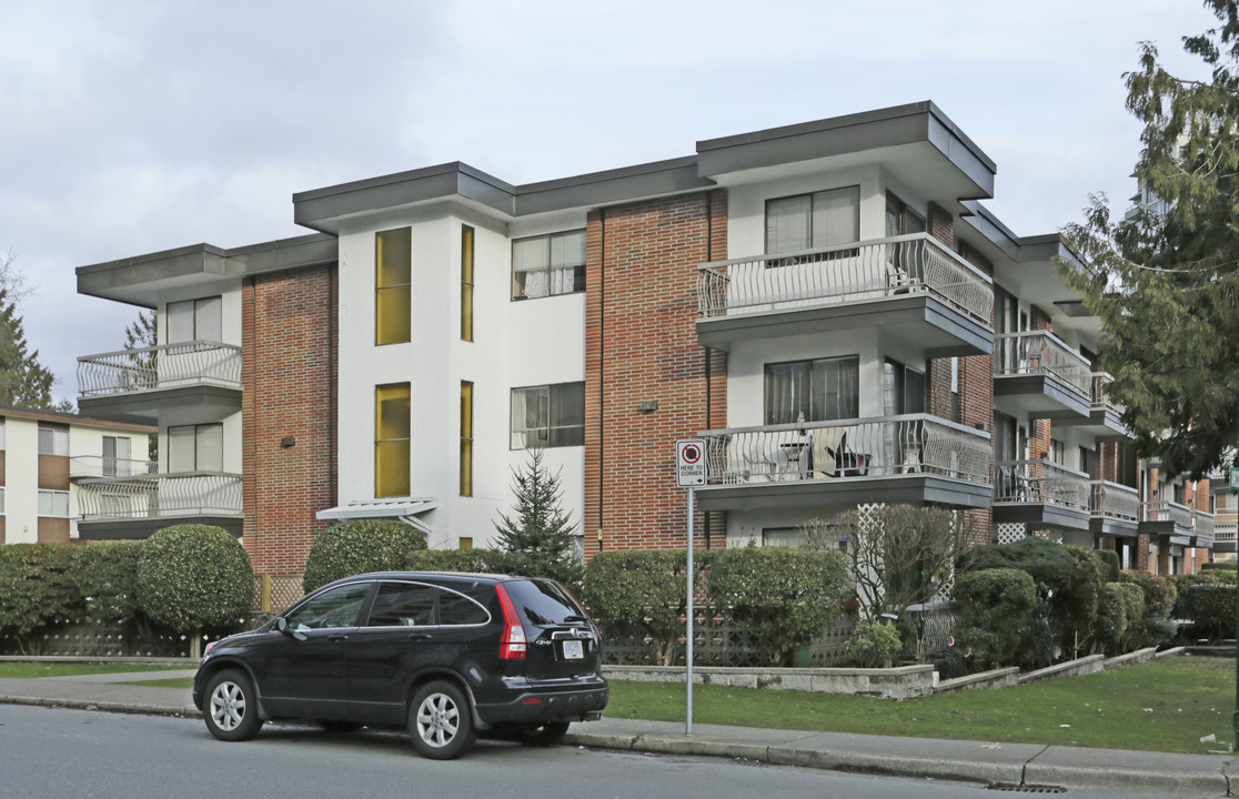 Sevilla Apartments in Burnaby, BC - Building Photo