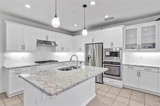 11 Barnes Rd in Tustin, CA - Building Photo - Building Photo