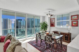 1250 S Miami Ave, Unit 2702 in Miami, FL - Building Photo