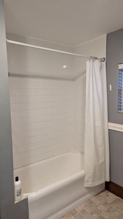 109 N May St, Unit 3 in Aurora, IL - Foto de edificio