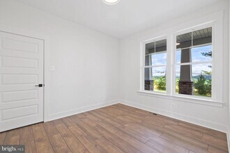 1490 Thurston Rd in Dickerson, MD - Building Photo - Building Photo