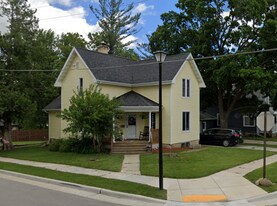 204 Edna St in Plymouth, WI - Building Photo