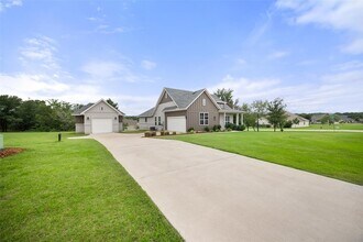 127 Buteo St in Cedar Creek, TX - Building Photo - Building Photo
