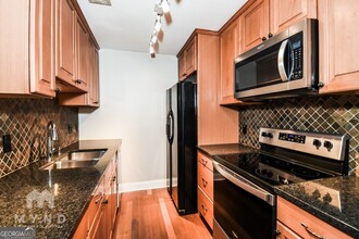 1202 Pine Heights Dr NE in Atlanta, GA - Building Photo - Building Photo