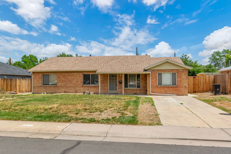 936 N Revere St in Aurora, CO - Building Photo