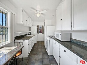 8513 Wiley Post Ave in Los Angeles, CA - Building Photo - Building Photo