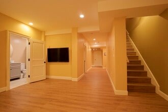 462 Heath St in Chestnut Hill, MA - Foto de edificio - Building Photo