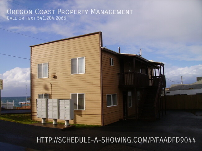 25 Evans Ave-Unit -Unit 3 in Depoe Bay, OR - Building Photo - Building Photo