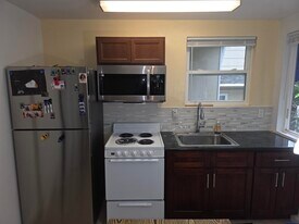 2407 Saint Louis Dr, Unit St Louis Heights in Honolulu, HI - Building Photo