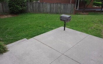 8701 Holly Hill Rd in Richmond, VA - Building Photo - Building Photo