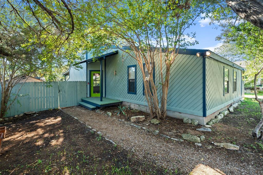 2107 Rain Water Dr in Austin, TX - Building Photo