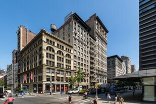 74 5th Ave in New York, NY - Building Photo