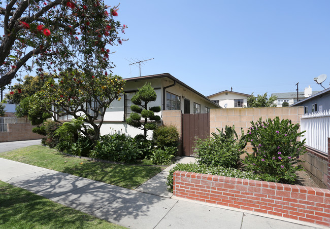 11939-11945 1/2 Culver Blvd in Los Angeles, CA - Building Photo - Building Photo