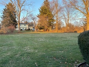 168 Valley View Dr in Wadsworth, OH - Building Photo - Building Photo