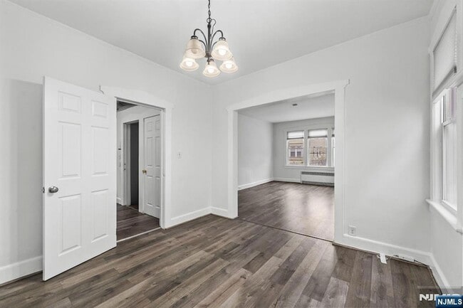 105 Van Riper Ave, Unit 1 in Clifton, NJ - Building Photo - Building Photo