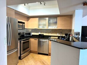 16699 Collins Ave, Unit 1504 in Sunny Isles Beach, FL - Foto de edificio - Building Photo