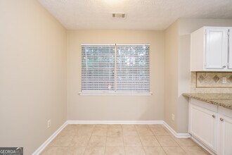 430 Standing Rock Dr in Atlanta, GA - Building Photo - Building Photo