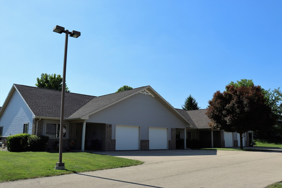 Green View Estates in Morrison, IL - Building Photo
