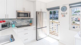 1893 S Ocean Dr in Hallandale Beach, FL - Building Photo