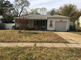 1819 S Roanoke Dr in Wichita, KS - Building Photo