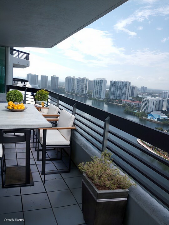3530 Mystic Pointe Dr in Aventura, FL - Building Photo