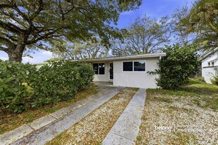 4561 SW 25th Terrace in Fort Lauderdale, FL - Building Photo