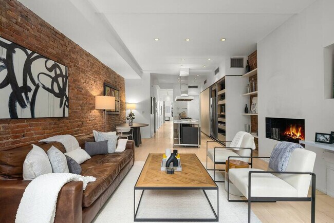 354 Bowery in New York, NY - Building Photo - Building Photo