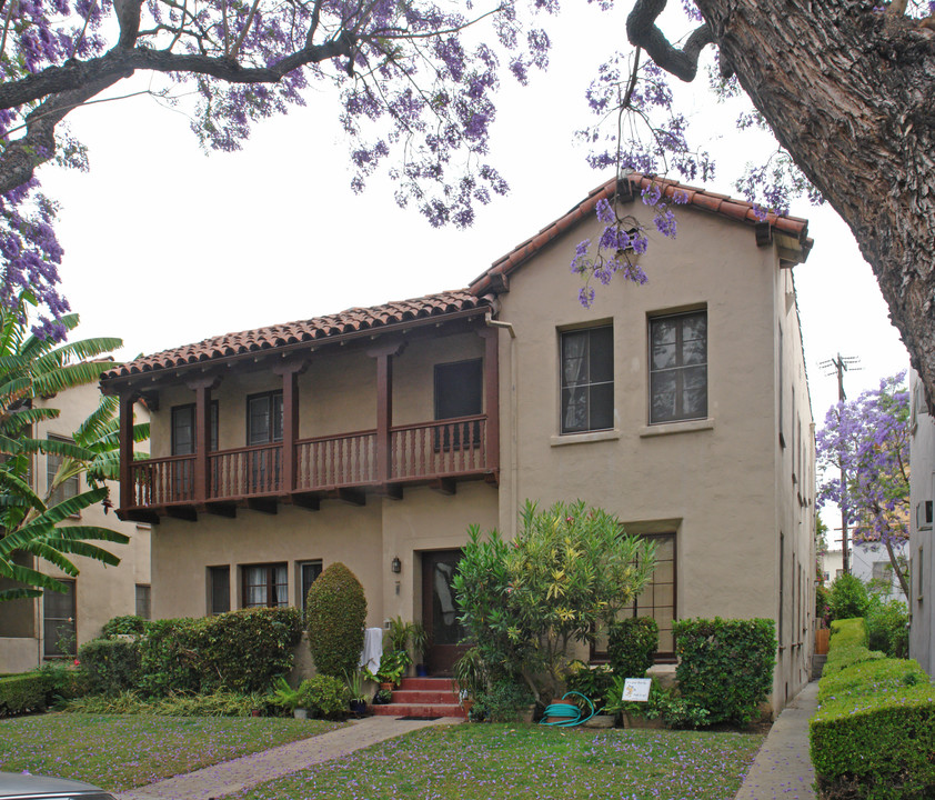 334 N Oakhurst Dr in Beverly Hills, CA - Building Photo