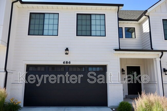 property at 686 E Benbrook Ln