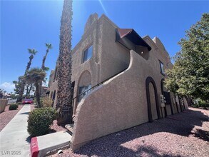 5061 W Pioneer Ave in Las Vegas, NV - Building Photo - Building Photo