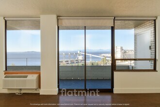 521 5th Ave W in Seattle, WA - Building Photo - Building Photo
