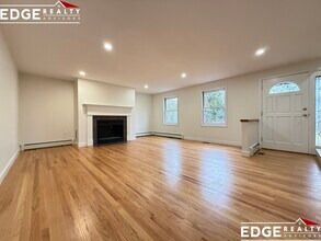 29 Cottage St in Newton, MA - Foto de edificio - Building Photo