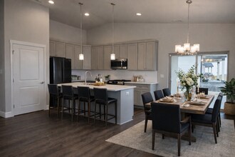 5613 W 30th Ave in Kennewick, WA - Building Photo - Building Photo