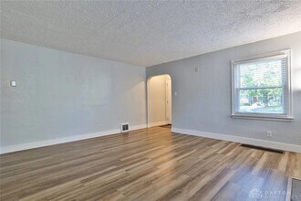 1916 Shroyer Rd in Dayton, OH - Building Photo - Building Photo