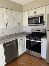 127 Peddlers Dr in Branford, CT - Building Photo - Building Photo