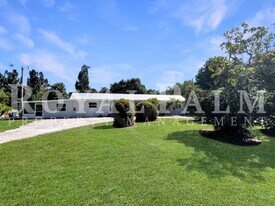 15206 Stringfellow Rd in Bokeelia, FL - Building Photo