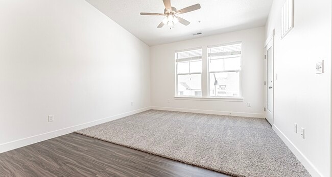 898 N Hemsworth Way, Unit 304 in Saratoga Springs, UT - Building Photo - Building Photo