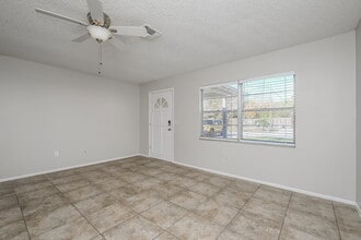 16328 Caribbean Ct in Hudson, FL - Building Photo - Building Photo