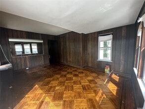 44 Sherman St in Lynbrook, NY - Building Photo - Building Photo