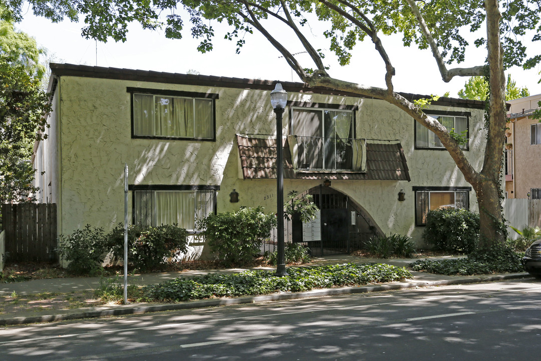 2311 N St in Sacramento, CA - Building Photo